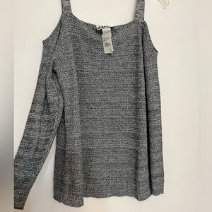 Two-One-Two NWT woman’s off shoulder long-sleeve gray top Size Large